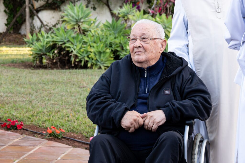 Dom Osvaldo Giuntini, bispo emérito, primeiro acolhido da casa